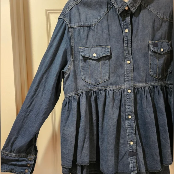Free People Dylan Babydoll Shacket LS High Low Hem Front Pearl Snaps Blue Sm NWT - Picture 5 of 14